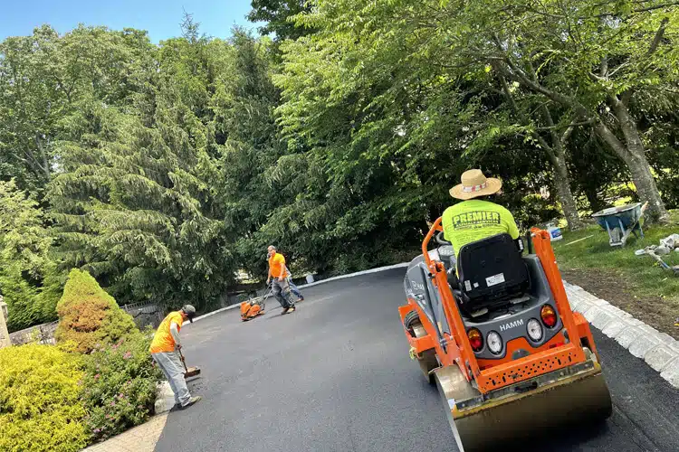 Asphalt Sealcoating